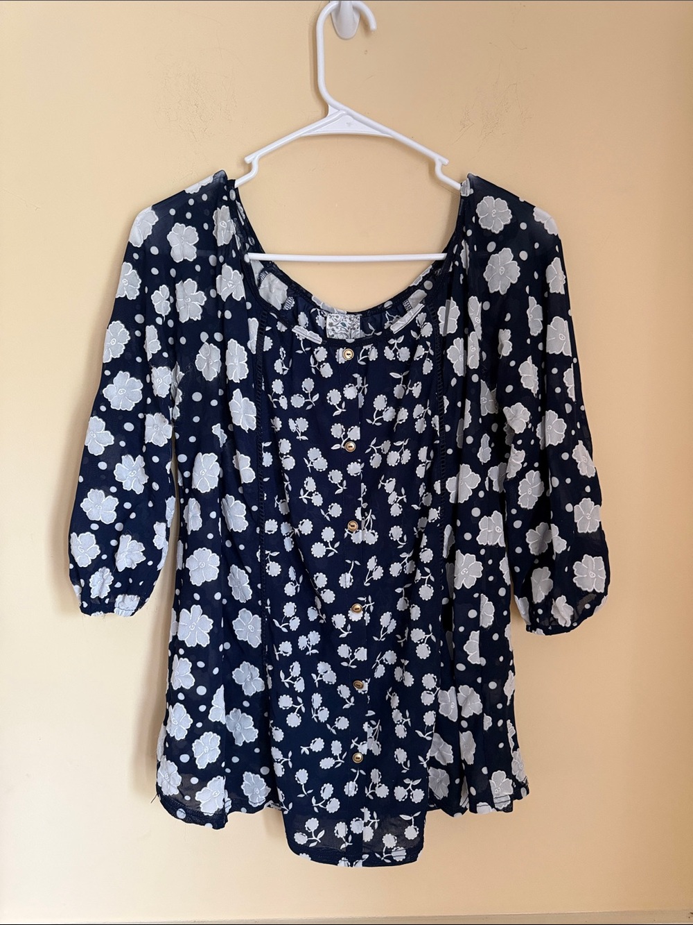 NAIF Navy and White Floral Button-Front Blouse Size Medium